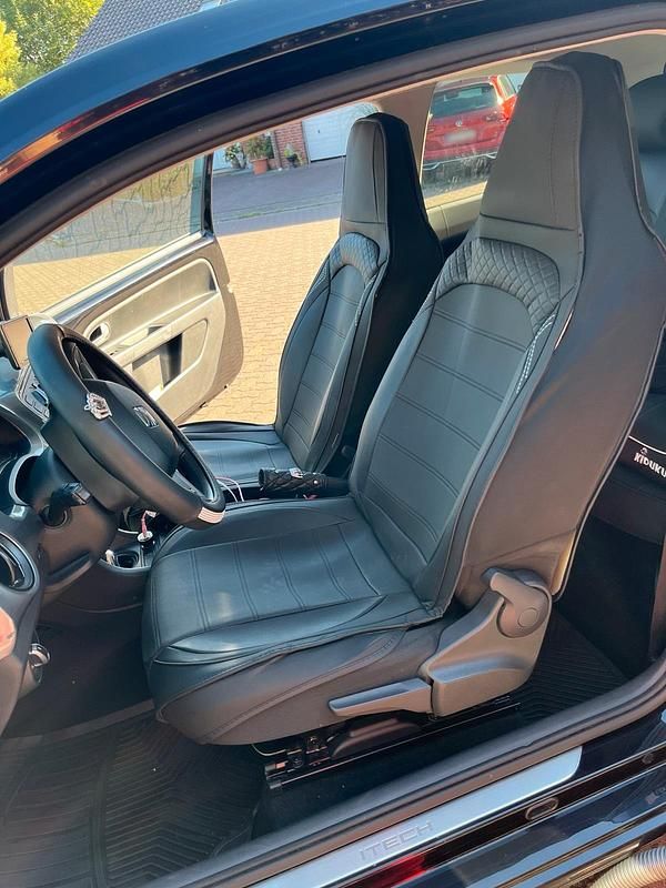 Gebraucht Seat Mii 75 PS (55 kW) 2015 Schwarz Kleinwagen