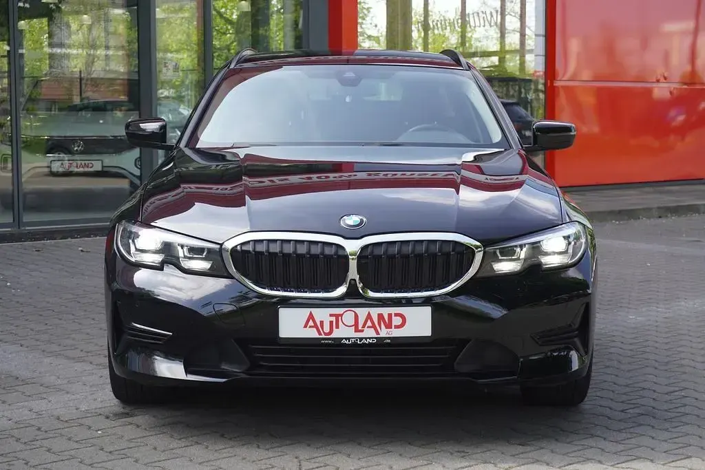 Gebraucht BMW 318 Advantage 150 PS (110 kW) 2021 Schwarz Limousine