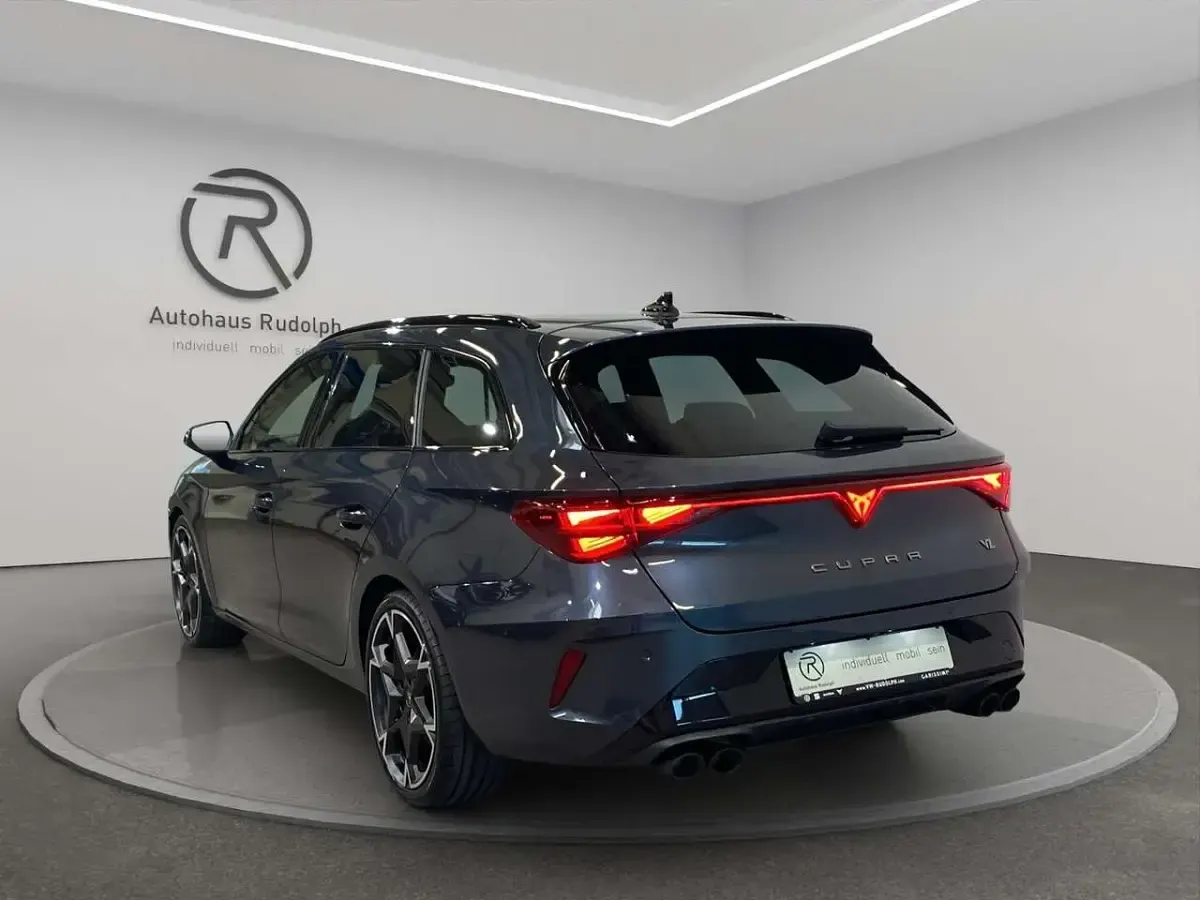 Neu Cupra Leon VZ 333 PS (244 kW) 2026 "magnetic tech" Kombi
