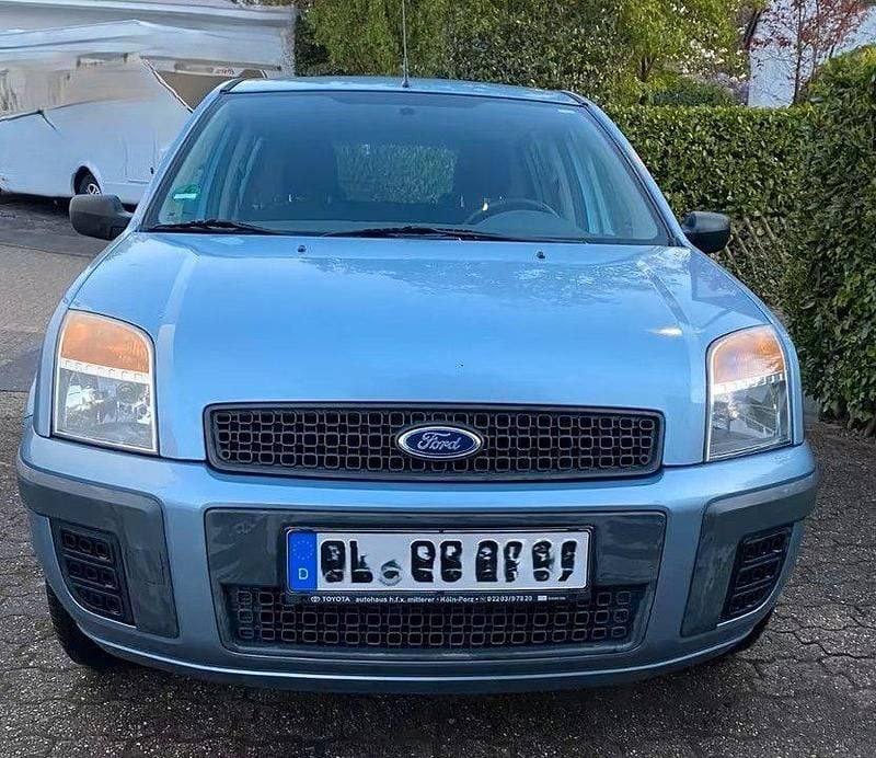 Second-hand Ford Fusion 101 CP (74 kW) 2007 Albastru Hatchback