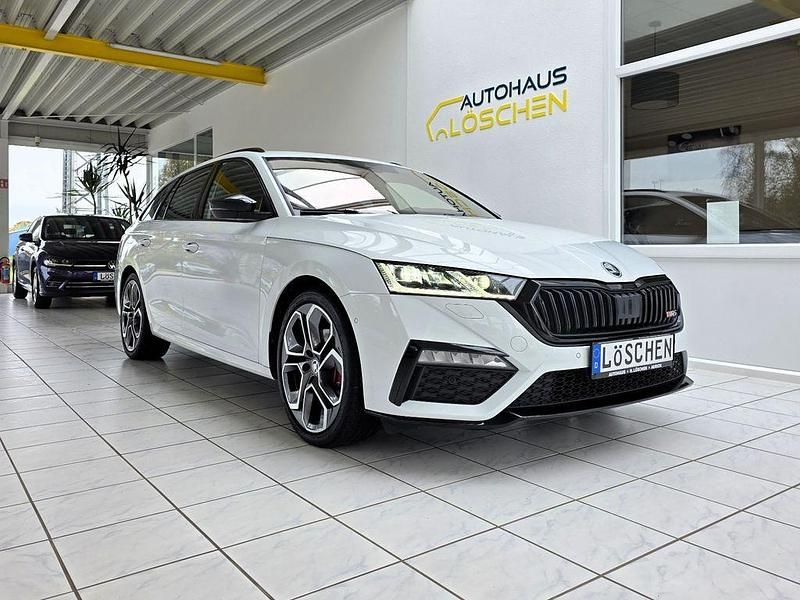 Weiß Gebraucht 2022 Skoda Octavia RS Kombi | 34.990 € (Teuer) - Bild 1/4