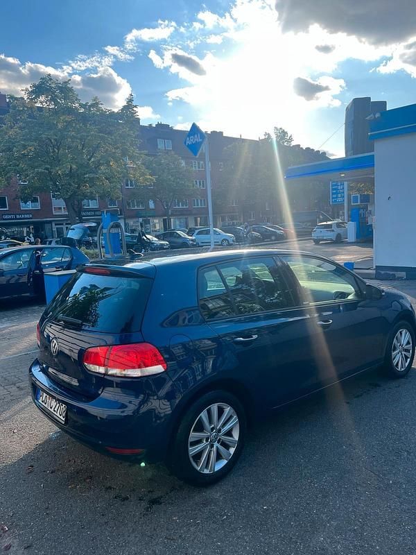 Gebraucht VW Golf VI Style 105 PS (77 kW) 2011 Blau Kleinwagen
