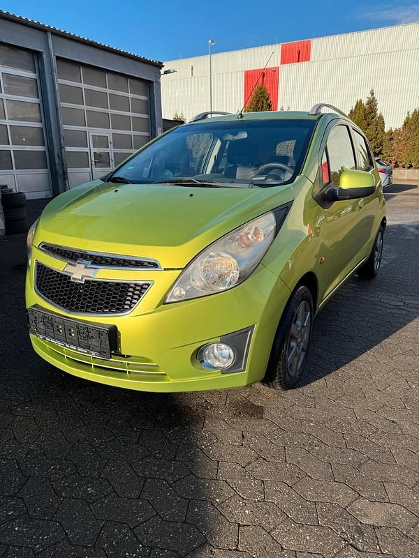 Gebraucht Chevrolet Spark 60 PS (44 kW) 2010 Grün Kleinwagen