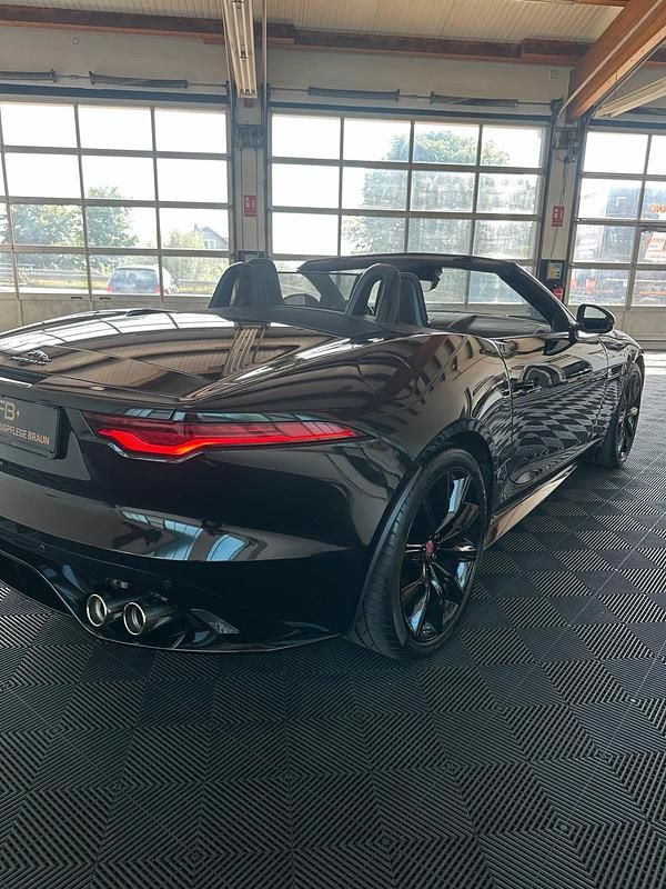 Gebraucht Jaguar F-Type 575 PS (422 kW) 2022 Schwarz Cabrio