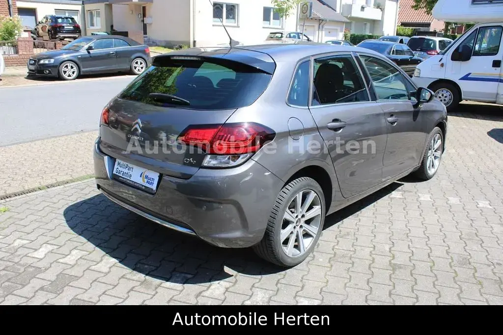 Gebraucht Citroën C4 SELECTION 131 PS (96 kW) 2017 Grau Limousine