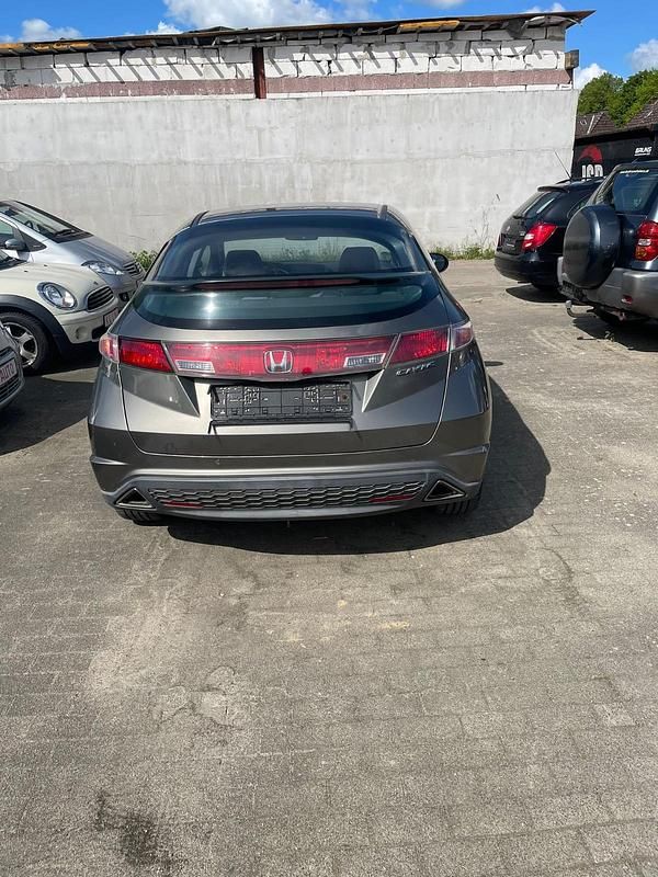 Gebraucht Honda Civic 140 PS (102 kW) 2008 Grau Limousine