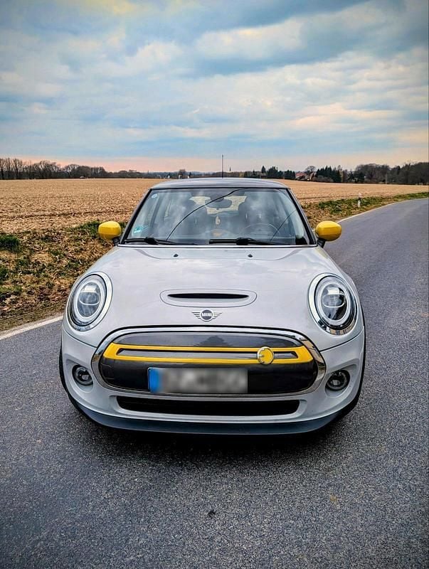 Gebraucht Mini Cooper SE 135 kW (184 PS) 2020 Weiß Kleinwagen