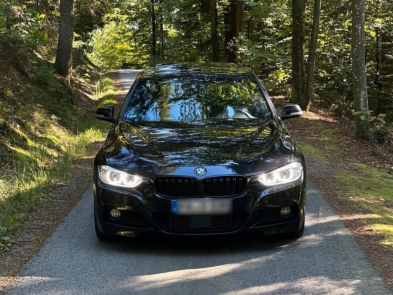 Schwarz Gebraucht 2015 BMW 335 M Sport Limousine | 22.900 € (Fairer Preis) - Bild 1/4