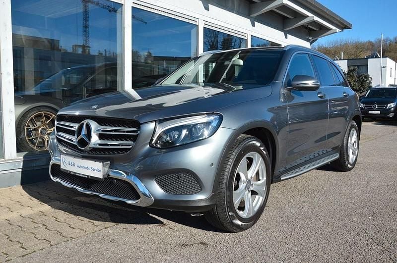 Gebraucht Mercedes GLC220 Exclusive 170 PS (125 kW) 2015 Selenitgrau SUV
