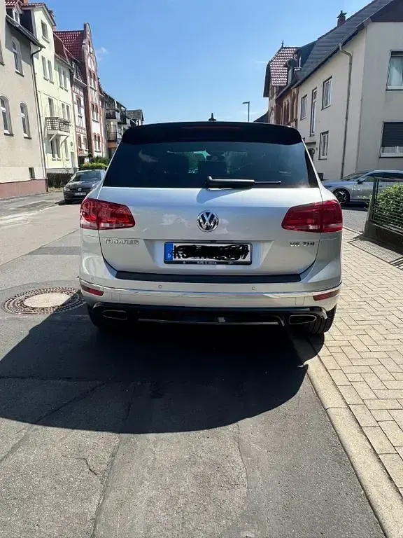 Gebraucht VW Touareg R-line 262 PS (192 kW) 2017 Silber SUV