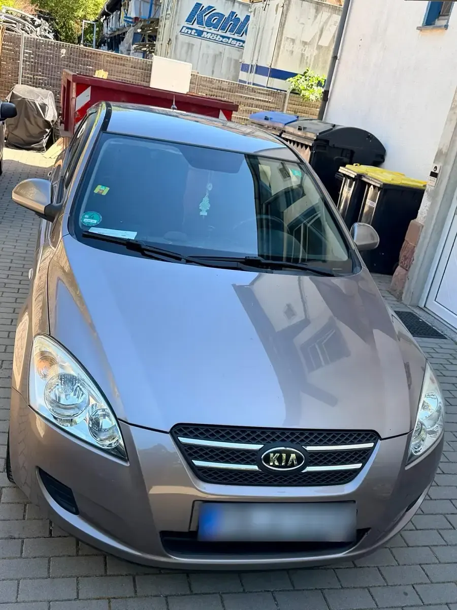 Usata Kia Ceed 109 CV (80 kW) 2009 Oro Utilitaria