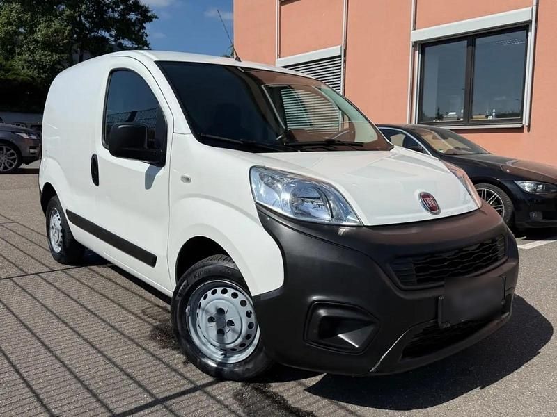Weiß Gebraucht 2017 Fiat Fiorino Basis Van | 5.900 € (Fairer Preis) - Bild 1/4