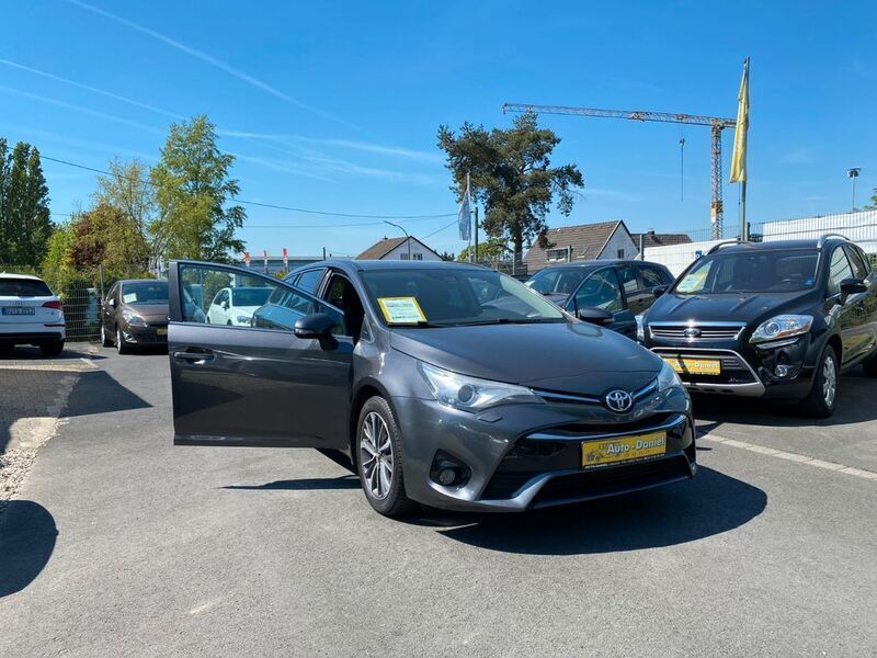 Grau Gebraucht 2016 Toyota Avensis Limousine | 8.000 € (Superpreis) - Bild 1/4