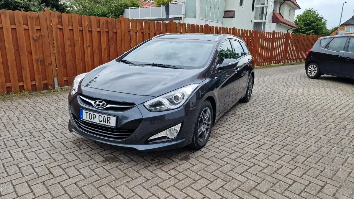 Gebraucht Hyundai i40 Edition 138 PS (101 kW) 2013 Grau Kombi