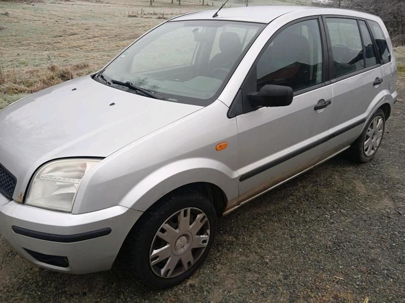 Silber Gebraucht 2002 Ford Fusion Limousine | 450 € - Bild 1/4