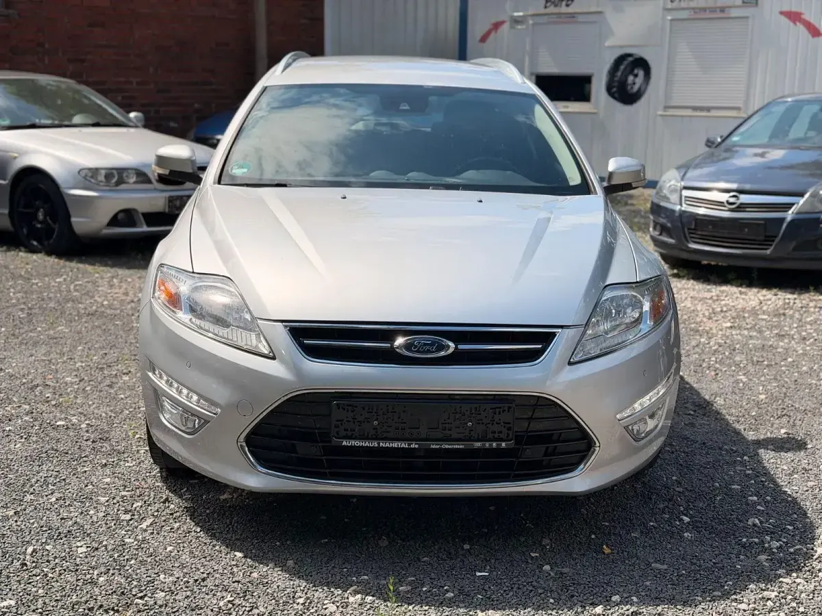 Gebraucht Ford Mondeo Business Edition 163 PS (119 kW) 2013 Polarsilber metallic Kombi