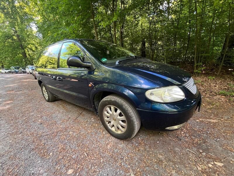 Blau Gebraucht 2001 Chrysler Voyager Van / Kleinbus | 2.999 € (Fairer Preis) - Bild 1/4