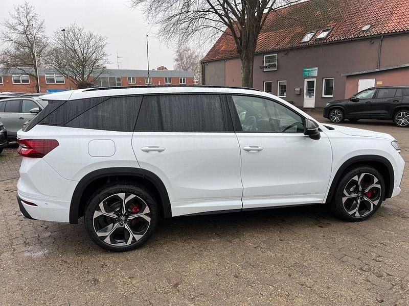 Neu Skoda Kodiaq RS 265 PS (194 kW) 2026 Moon white metallic SUV