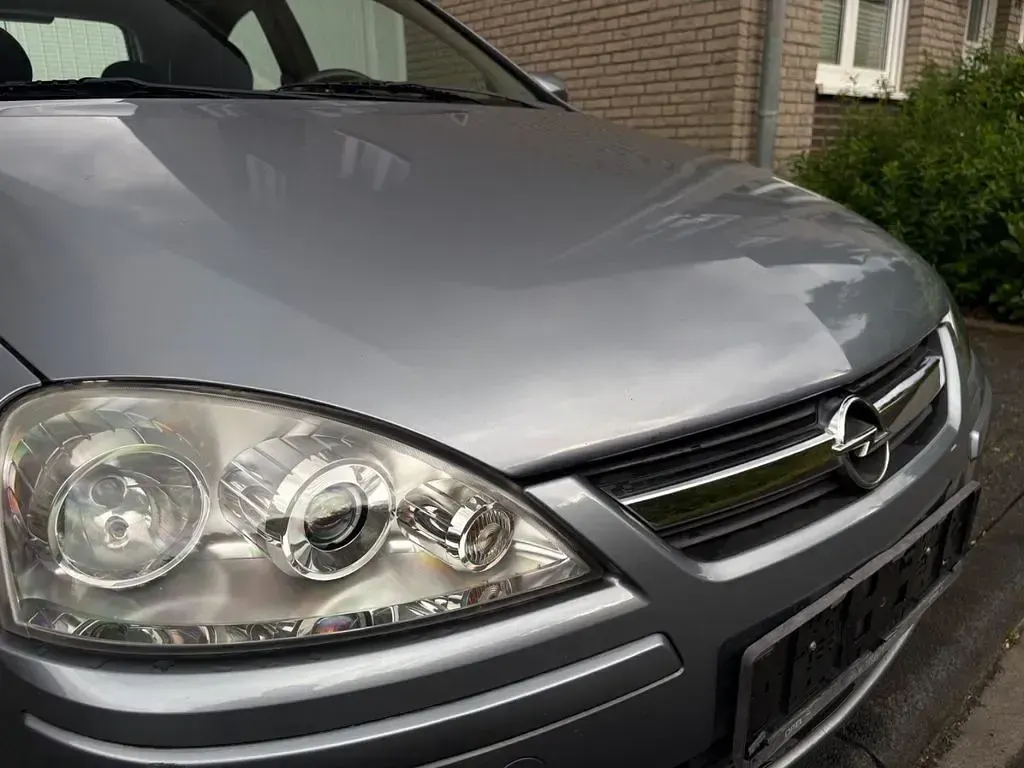 Gebraucht Opel Corsa Edition 80 PS (58 kW) 2006 Silber Kleinwagen