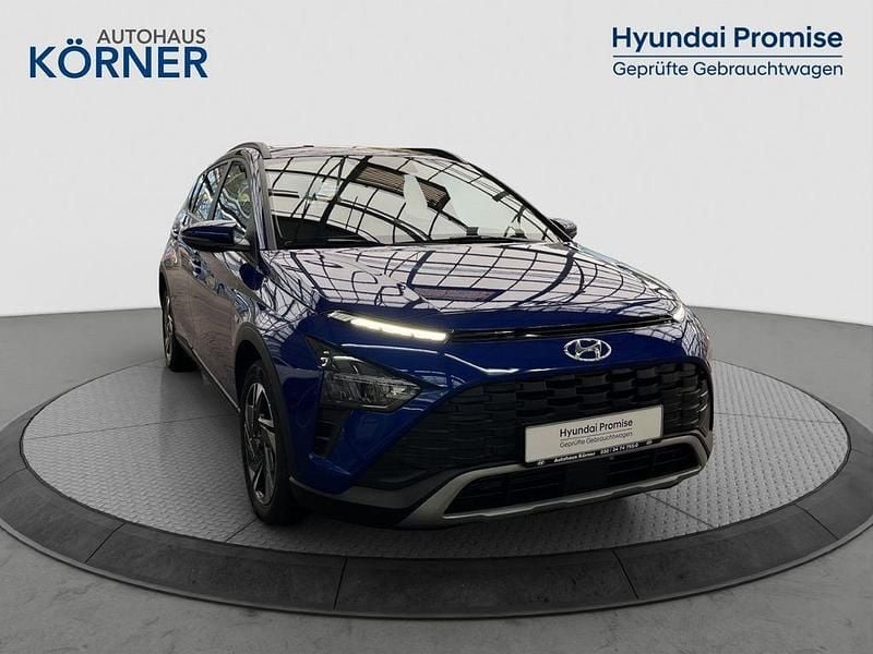 Blau Gebraucht 2024 Hyundai Bayon Trend SUV | 18.900 € (Guter Preis) - Bild 1/4