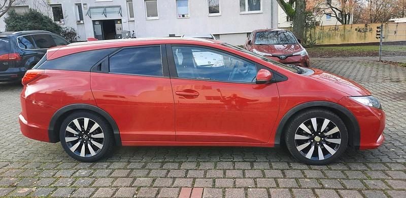 Rot Gebraucht 2014 Honda Civic Kombi | 8.400 € (Fairer Preis) - Bild 1/4
