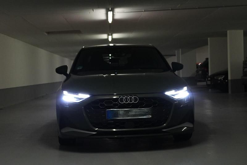 Gebraucht Audi A3 Design 150 PS (110 kW) 2024 Grün Limousine