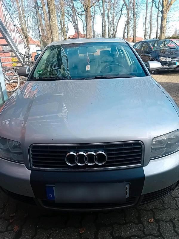 Gebraucht Audi A4 131 PS (96 kW) 2003 Silber Limousine