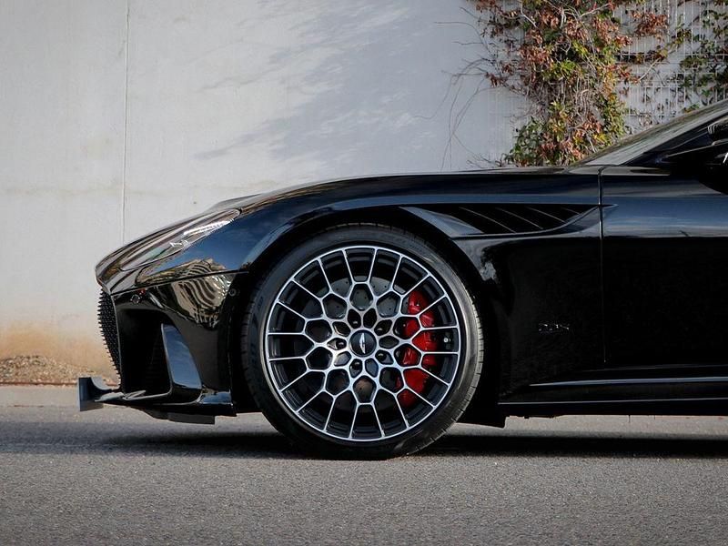 Gebraucht Aston Martin DBS 770 PS (566 kW) 2024 Schwarz