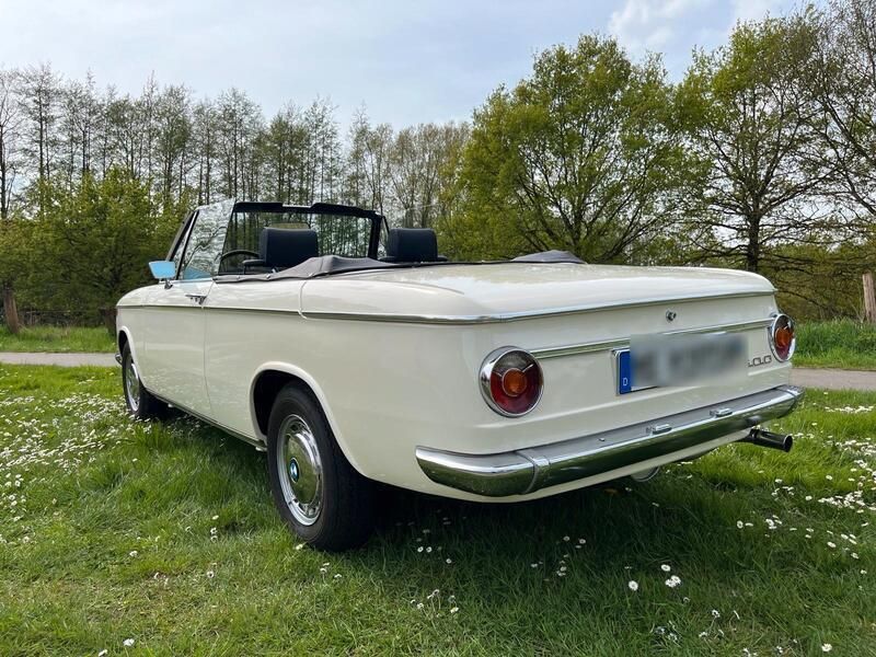 Weiß Gebraucht 1971 BMW 1600 Limousine | 49.800 € - Bild 1/4
