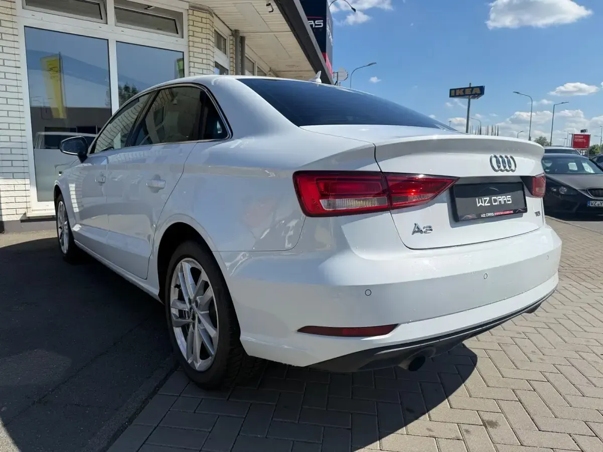 Gebraucht Audi A3 Comfort 116 PS (85 kW) 2018 Weiß Limousine