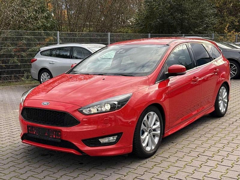 Rot Gebraucht 2018 Ford Focus ST-Line Kombi | 9.999 € (Superpreis) - Bild 1/4