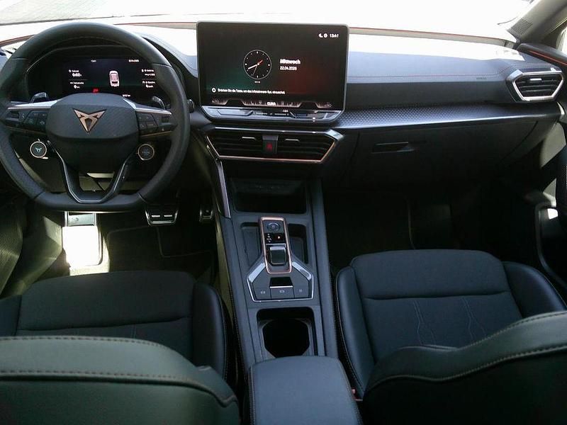 Second-hand Cupra Leon 150 CP (110 kW) 2025 Negru Break