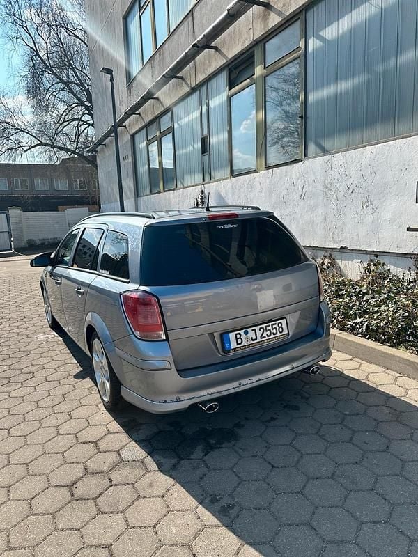 Gebraucht Opel Astra 90 PS (66 kW) 2005 Silber Kombi