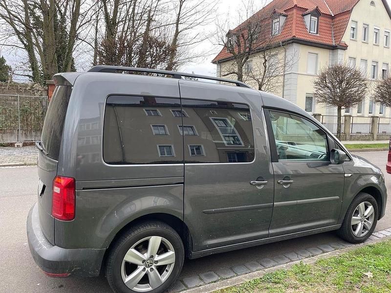 Gebraucht VW Caddy Trendline 102 PS (75 kW) 2018 Grau Van / Kleinbus