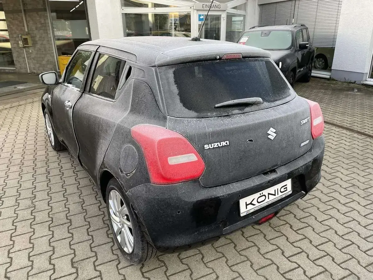 Gebraucht Suzuki Swift Comfort 83 PS (61 kW) 2023 Schwarz Limousine