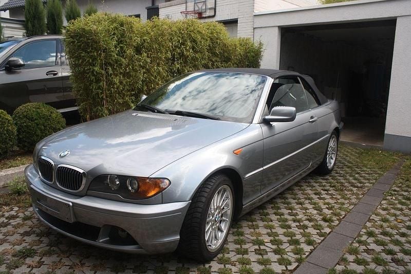 Silber Gebraucht 2003 BMW 320 Cabriolet Sport Line Cabrio | 8.500 € (Guter Preis) - Bild 1/4