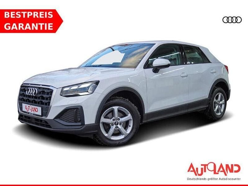 Weiß Gebraucht 2021 Audi Q2 Comfort SUV | 19.950 € (Teuer) - Bild 1/4