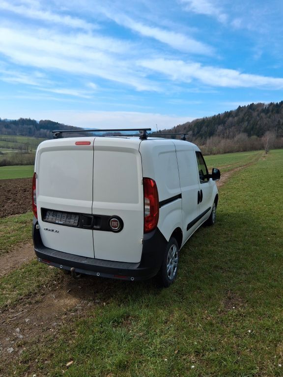 Gebraucht Fiat Doblò 80 PS (58 kW) 2018 Weiß Van / Kleinbus