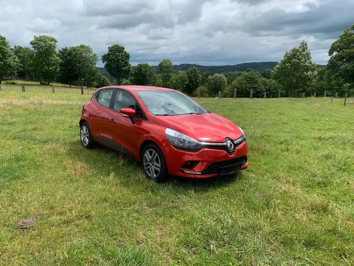 Gebraucht Renault Clio 76 PS (55 kW) 2019 Rot Kleinwagen