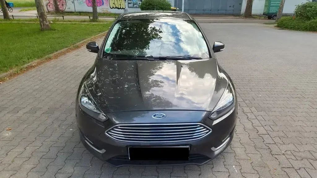 Gebraucht Ford Focus Titanium 150 PS (110 kW) 2016 Grau Limousine