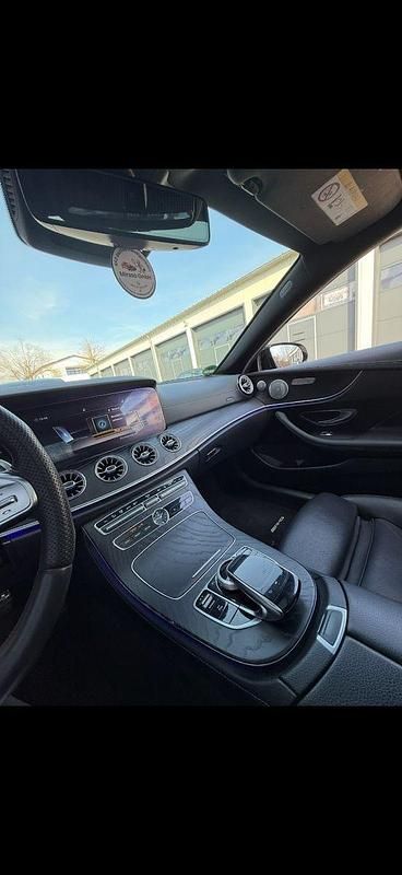 Gebraucht Mercedes E350 286 PS (210 kW) 2019 Weiß Coupé