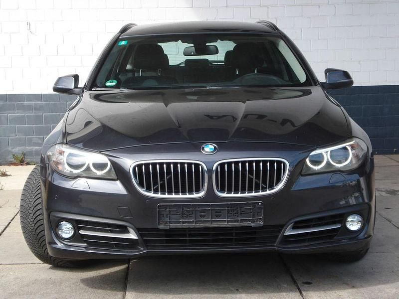 Gebraucht BMW 520 190 PS (139 kW) 2015 Grau Kombi