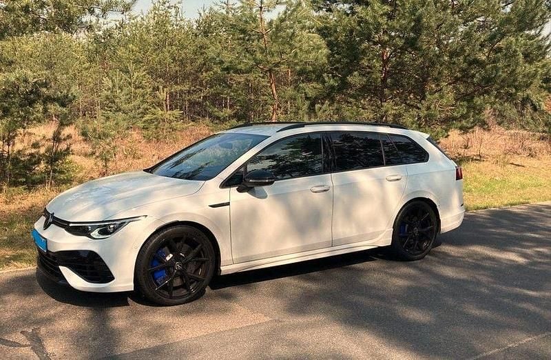 Weiß Gebraucht 2021 VW Golf VIII R Kombi | 33.900 € (Superpreis) - Bild 1/4