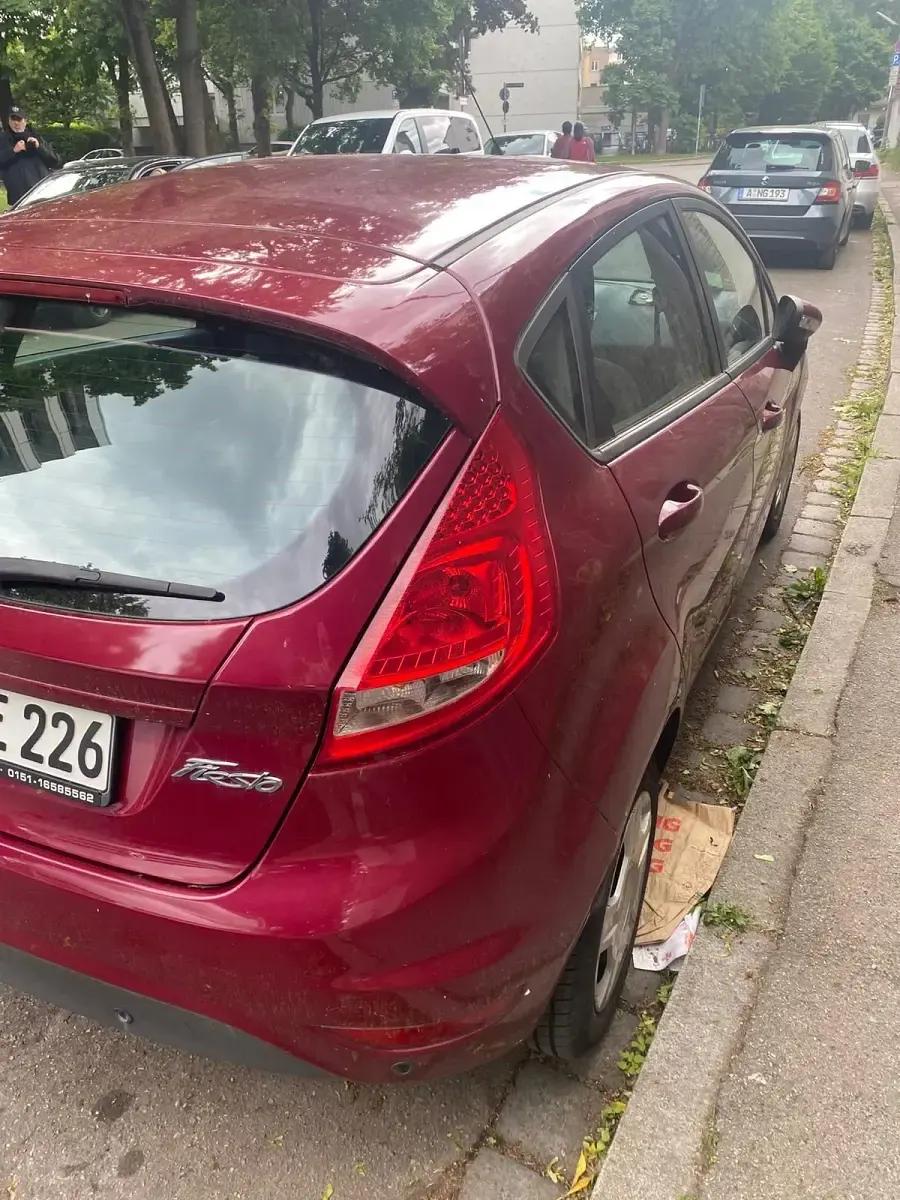 Gebraucht Ford Fiesta 60 PS (44 kW) 2009 Rot Kleinwagen
