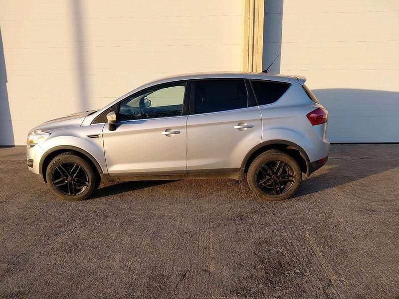 Gebraucht Ford Kuga 136 PS (100 kW) 2011 Silber SUV