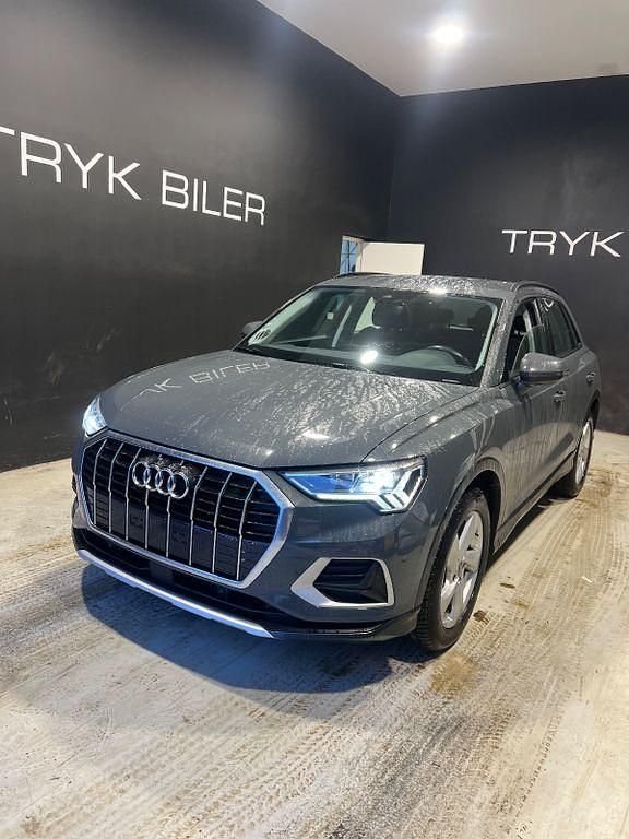 Grau Gebraucht 2020 Audi Q3 Advanced SUV | 17.500 € (Superpreis) - Bild 1/4