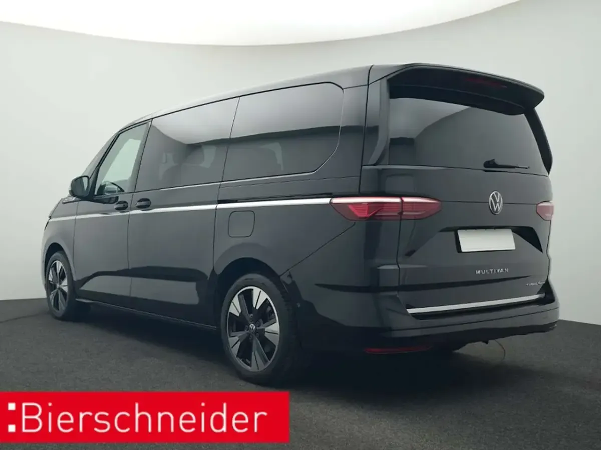 Gebraucht VW Multivan Style 177 PS (130 kW) 2025 Schwarz Van / Kleinbus
