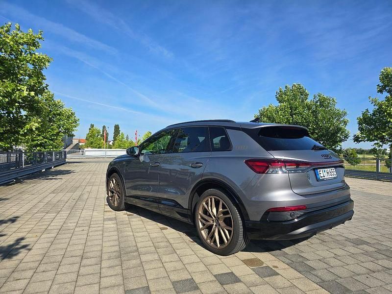 Gebraucht Audi Q4 e-tron Edition .1 150 kW (204 PS) 2023 Grau SUV