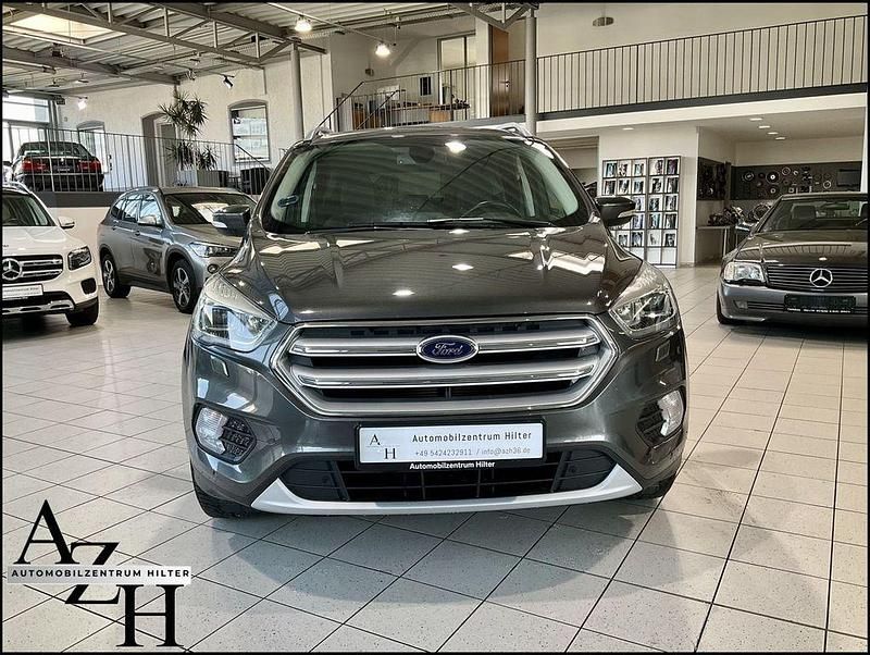 Gebraucht Ford Kuga Titanium 182 PS (133 kW) 2018 Grau SUV