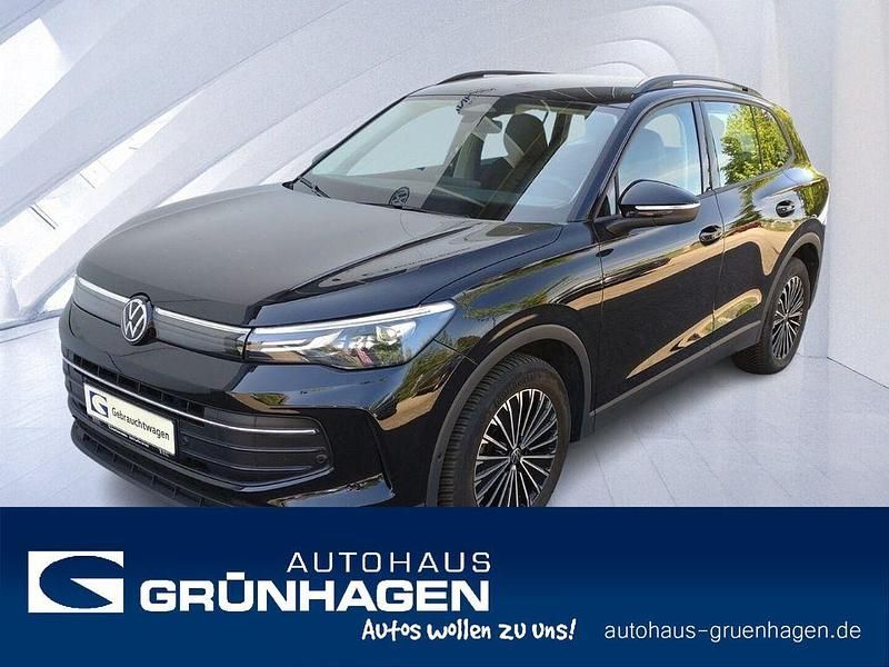 Deep black perleffekt Gebraucht 2024 VW Tiguan Life SUV | 40.980 € - Bild 1/4